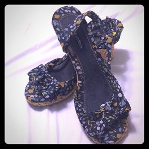 Floral wedges